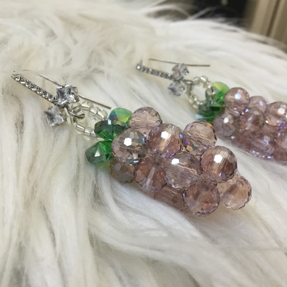 Glass Grape Cluster Faceted Green & Pink Crystal Accents Earrings - Picture 3 of 4